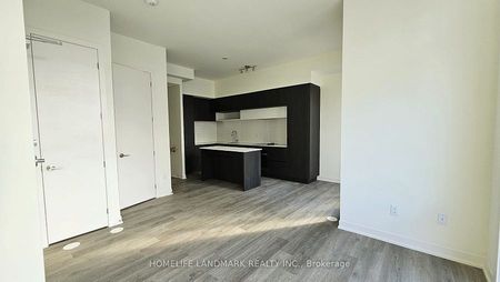 For Lease - 8 David Eyer Road Unit# 1218, Richmond Hill, Ontario - Photo 2