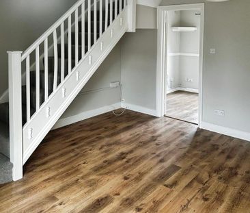 2 bedroom terraced house to rent - Photo 4