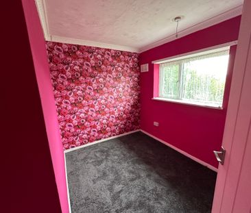 3 bed Terraced in Nethan Drive , Aveley, RM15 4RH - Photo 3