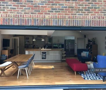 4 bedroom detached house to rent - Photo 1