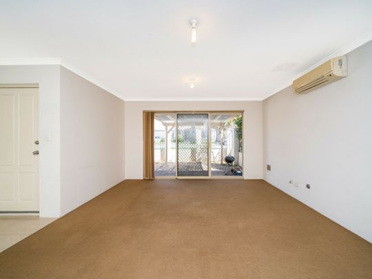 Front of the complex family home! - Photo 1