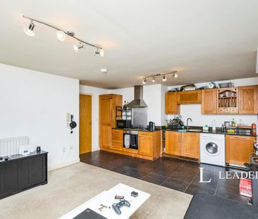 2 bedroom flat to rent - Photo 4