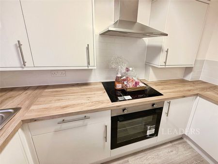 2 bedroom house to rent Waterways Drive, Oldbury, Warley, West Midlands, B69 - Photo 5