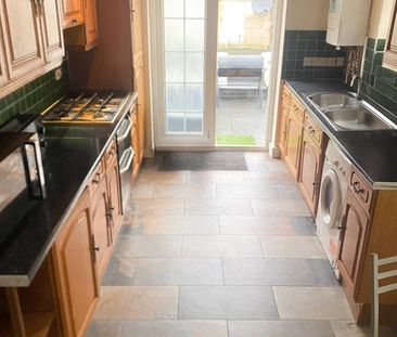 Room in a Shared House, Spacious Double Room In Streatham, SW16 - Photo 5