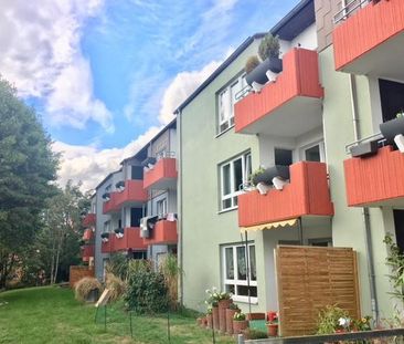 Hübsche 3-Zi.-Whg. mit modernem Badezimmer und Balkon - Photo 1