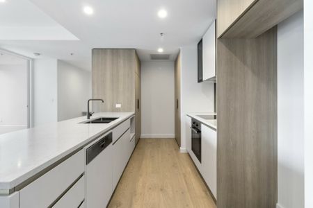 Luxury Living At The Griffin - Photo 5