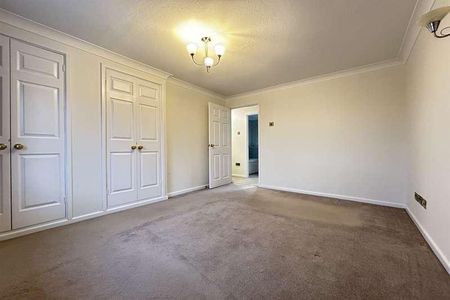 Hatch Warren, Basingstoke, RG22 - Photo 3