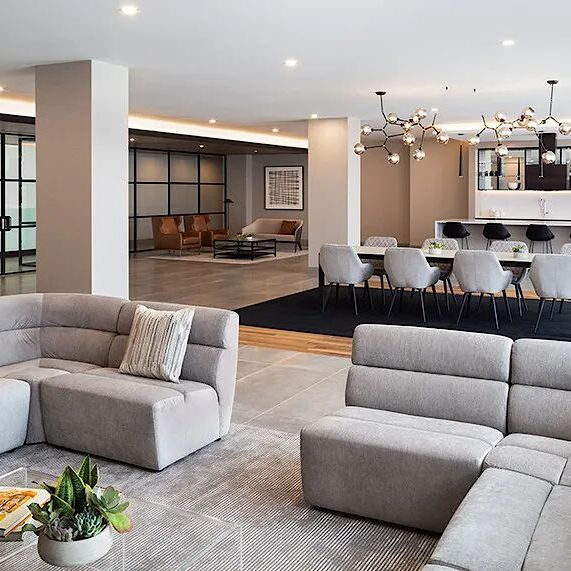 Daniel Johnson - Photo 1