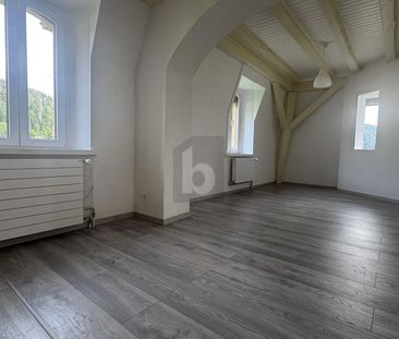 AU DERNIER ÉTAGE DU MANOIR - Photo 3