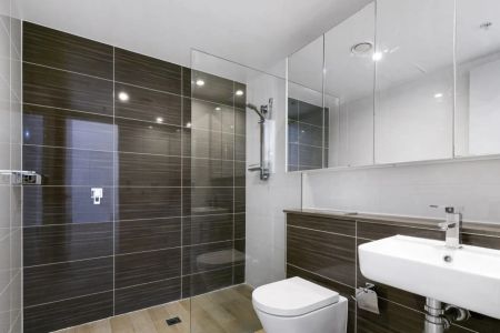 Spacious and Homey One Bedroom with Courtyard - Photo 5