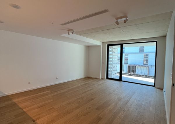 Apartamento T1 no empreendimento DOCA Praia da Barra.