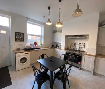 Salisbury View (Room 4), Armley, Leeds - Photo 6