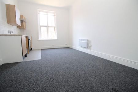 Studio to rent - Photo 2