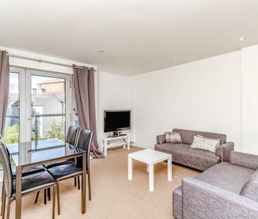 3 bedroom flat to rent - Photo 2