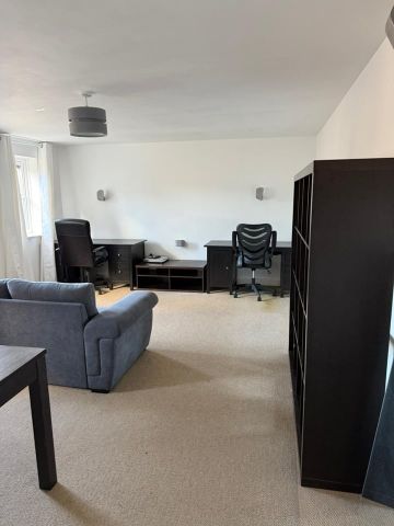 2 Bed Flat, Century House, SE8 - Photo 2