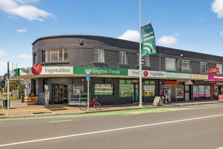 Sunny Two-Bedroom Flat in Prime Addington Location! - Photo 5