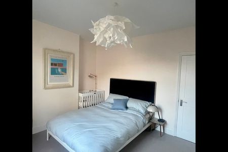 2 Bed Terraced House, Fairfield Place, BS3 - Photo 4