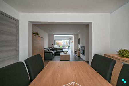 Recent gerenoveerde gezinswoning te Sint-Eloois-Winkel - Photo 3