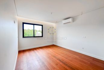 Apartamento T4 em Porto
