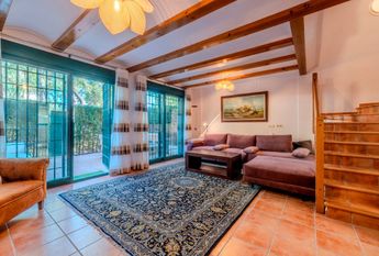 FOR RENT: SPACIOUS AND ELEGANT 4-BEDROOM BUNGALOW FOR LONG TERM