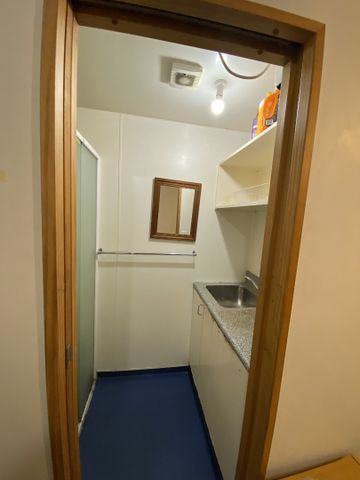 Boarding house room centrally located - Photo 5