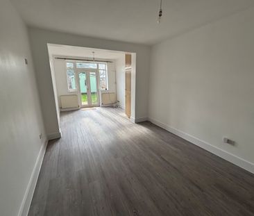 Burnway, Hornchurch, RM11 - Photo 3