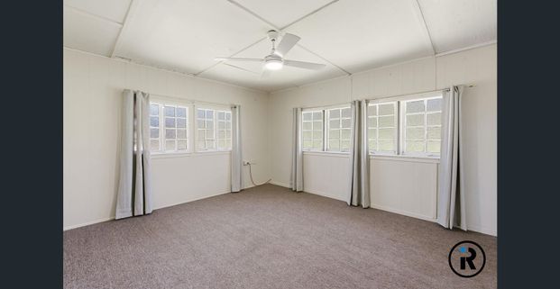 Family-Ready Acreage Property with Shed, Carports & Easy Access to Schools & Transport! - Photo 1