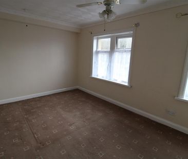 Springdale Street, Huddersfield - Photo 2