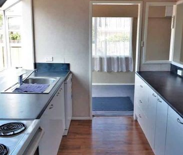3 Bedroom in Pukete - Photo 4
