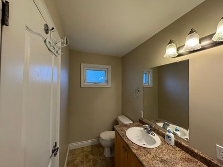 For Lease - 14 Churchill Court, Collingwood, Ontario - Photo 4