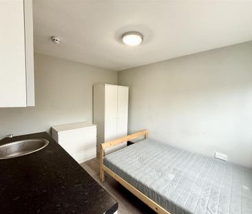 House share to rent - Photo 3