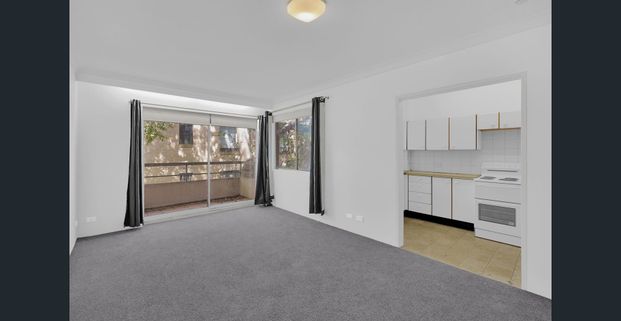 Private One Bedroom with Lock-up Garage - Photo 1