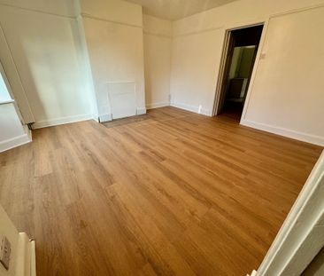 Clifford Road, Bournemouth - Photo 1