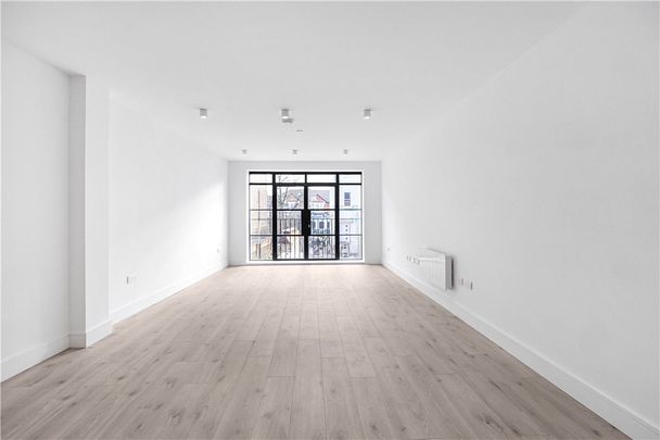 Mitcham Lane, Streatham, SW16 6NR - Photo 1