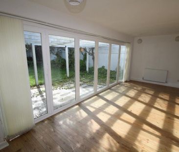 4 bedroom detached house to rent - Photo 4