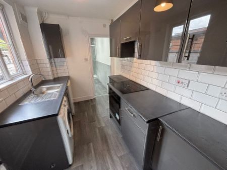 8 Bampton Street - No Deposit & 2 Bathrooms Loughborough - Photo 3