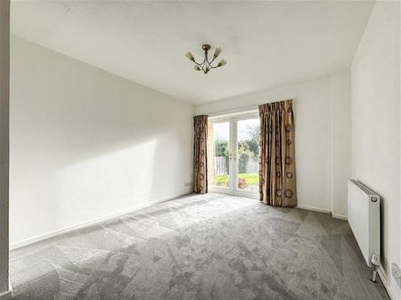 4 bedroom link detached house to rent - Photo 3