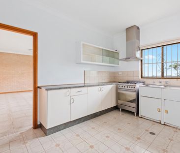 3A De Chair Road, Narraweena - Photo 2