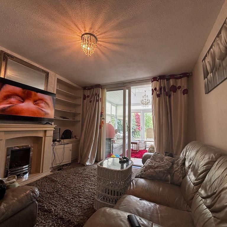 4 bedroom house to rent - Photo 1