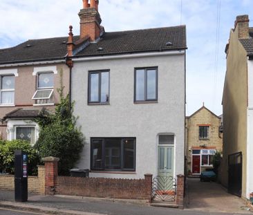 2 Bed Semi-Detached House, Abbey Road, CR0 - Photo 2