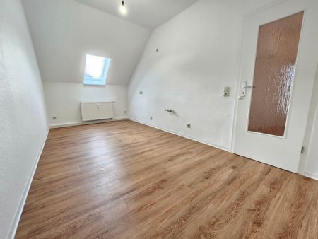 Großzügige 4,5 Zimmer Wohnung komplett renoviert - Foto 2