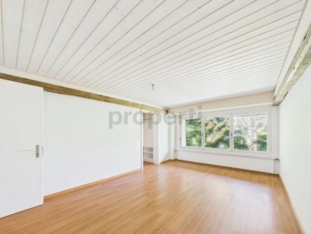 Charming 4.5-room duplex apartment in a quiet location in Wittnau - Foto 2