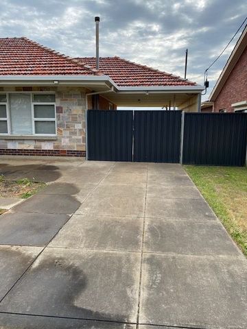 Large 3 bedroom family home - Photo 3