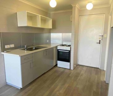 Cosy Two Bedroom Apartment - Photo 6