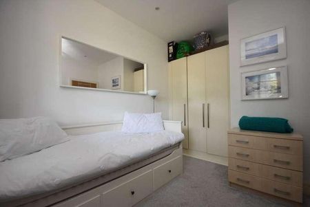 Woodlands, Hayes Point, Sully, CF64 - Photo 5