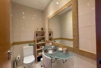 Apartamento T3 com estacionamento e vista de mar em Santo Amaro de Oeiras