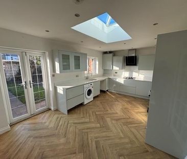 3 bedroom terraced house to rent - Photo 6