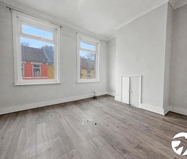 3 bedroom end of terrace house to rent - Photo 6