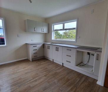 Central Wainuiomata Rental - Photo 1