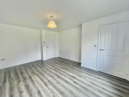 3 bedroom semi-detached house to rent - Photo 4